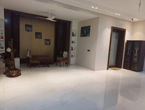 Room in 4 BHK Builder Floor at Janakpuri – for Rent