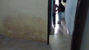 Room in 1 BHK Builder Floor at Vaishali Sector 3 – for Rent