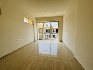 Room in 1 BHK Apartment at Kanakia Greenberg, Akurli – for Sale