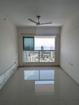Room in 2 BHK Apartment at Wadhwa Pristine, Matunga West – for Sale