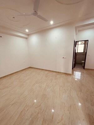 2 BHK Builder Floor For Rent in Sector 43