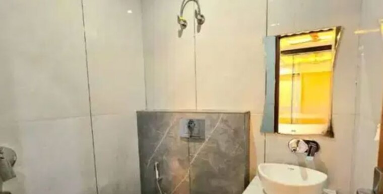 Bathroom, janakpuri 3 Bedroom 1350 Sq.Ft. Apartment In Janakpuri Delhi 10736271