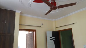 Room in 1 BHK Builder Floor at Vaishali Sector 3 – for Rent