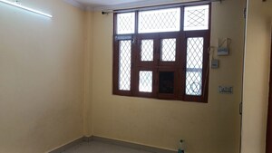 Room in 1 BHK Builder Floor at Vaishali Sector 3 – for Rent