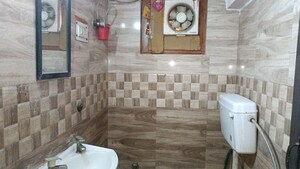 Bathroom in 1 BHK Builder Floor at Vaishali Sector 3 – for Rent