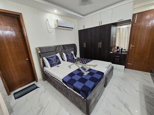 Bedroom in 2 BHK Builder Floor at Sector 67 – for Rent