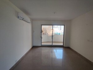 Room in 3.5 BHK Apartment at Bestech Park View Altura, Sector 79 – for Rent