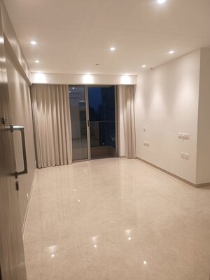 Room in 2 BHK Apartment at Hiranandani Highland, Powai – for Sale
