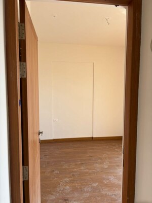 Room in 2 BHK Apartment at Gera Planet Of Joy, Kharadi – for Rent