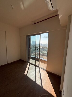 Room in 2 BHK Apartment at Gera Planet Of Joy, Kharadi – for Rent