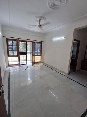 Room in 3 BHK Apartment at Uppal Southend, Sector 49 – for Rent