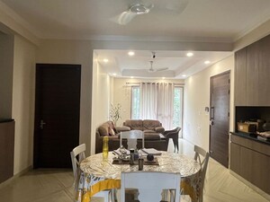 Team Area in 2 BHK Builder Floor at Sector 43 – for Rent