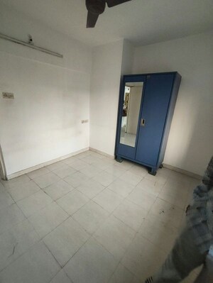 Room in 2 BHK Apartment at Happy Valley, Manpada – for Rent