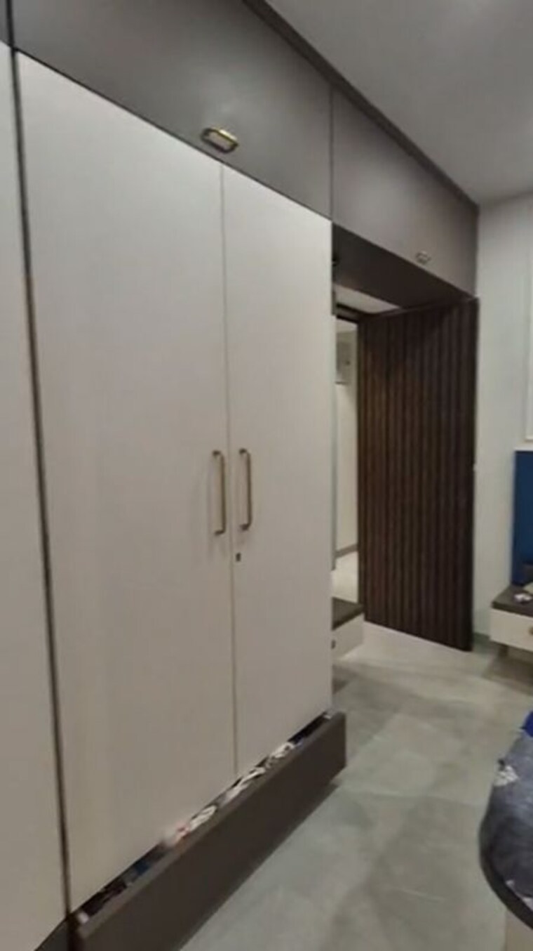 Bathroom, chembur 3.5 Bedroom 1100 Sq.Ft. Apartment In Chembur Mumbai 10736360