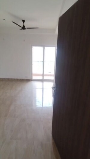 3 BHK Apartment For Rent in Palm Marina Suites, Nh 24