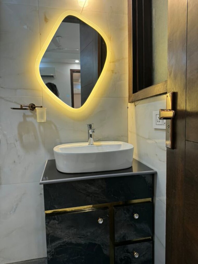 Bathroom, palm-residency-chhatarpur 2 Bedroom 900 Sq.Ft. Apartment In Chattarpur Delhi 10736441