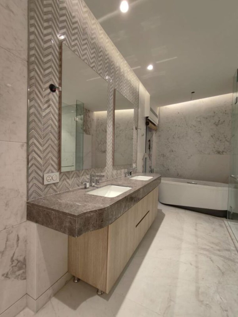 Bathroom, bhartiya-city-leela-residences 4 Bedroom 4300 Sq.Ft. Apartment In Thanisandra Main Road Bangalore 10736475