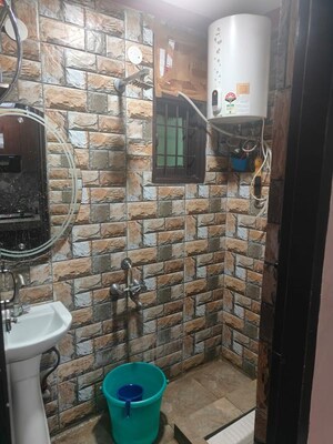 Bathroom in 2 BHK Apartment at Jawahar Park – for Rent