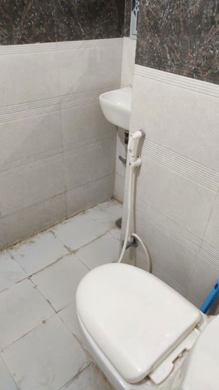 Bathroom, sector 4 1 Bedroom 856 Sq.Ft. Independent House In Sector 4 Gurgaon 10736533