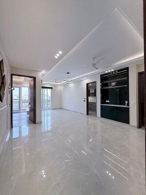 Living Room in 4 BHK Builder Floor at Vipul World Floors, Sector 48 – for Rent