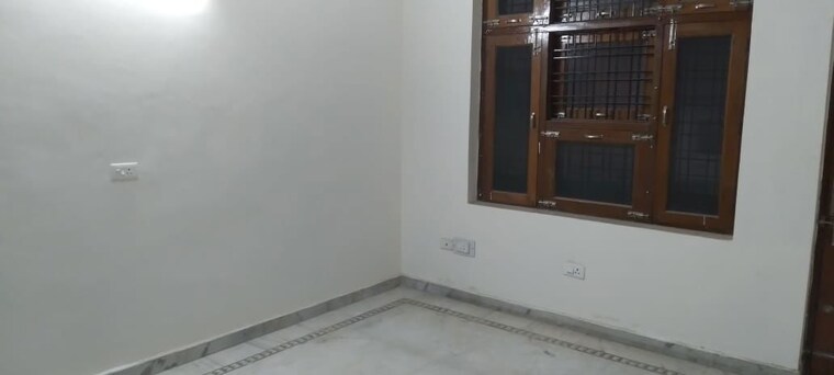 Room, sector 14 1 Bedroom 787 Sq.Ft. Independent House In Sector 14 Gurgaon 10736592