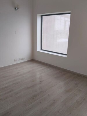 Room in 4 BHK Apartment at Ireo Skyon, Sector 60 – for Rent