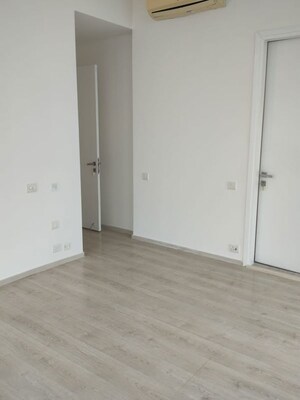 Room in 4 BHK Apartment at Ireo Skyon, Sector 60 – for Rent