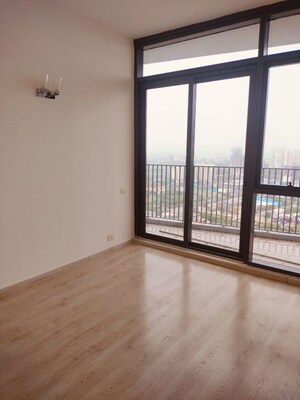 Room in 4 BHK Apartment at Ireo Skyon, Sector 60 – for Rent