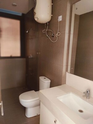 Bathroom in 4 BHK Apartment at Ireo Skyon, Sector 60 – for Rent