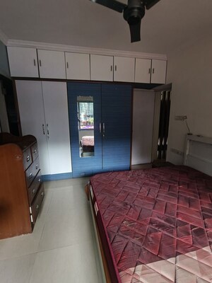 Room in 3 BHK Apartment at Sierra Towers, Kandivali East – for Rent