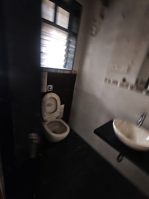 Bathroom in 3 BHK Apartment at Sierra Towers, Kandivali East – for Rent