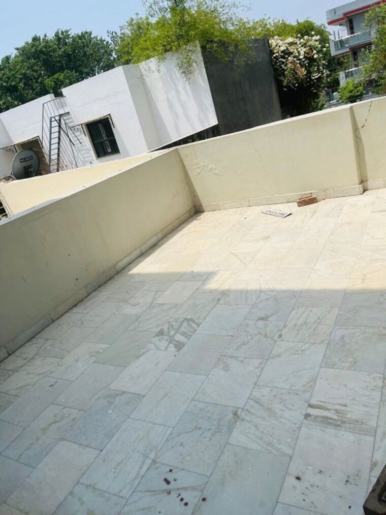Balcony, sector 4 1 Bedroom 911 Sq.Ft. Independent House In Sector 4 Gurgaon 10736662