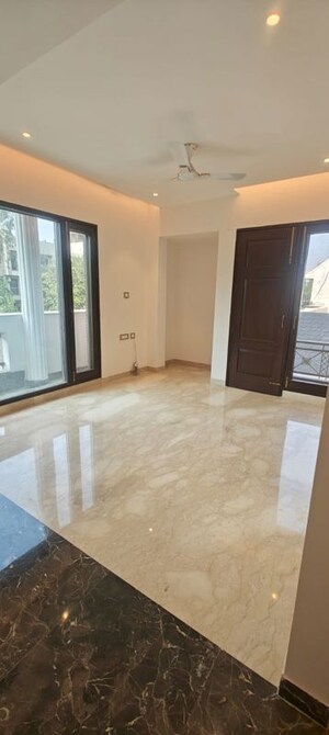Room in 4 BHK Builder Floor at Greater Kailash ii – for Rent