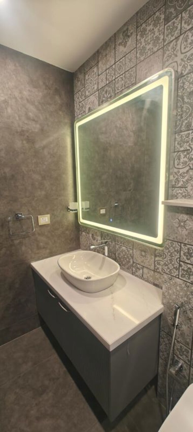 Bathroom, greater kailash ii 4 Bedroom 5535 Sq.Ft. Builder Floor In Greater Kailash ii Delhi 10736663