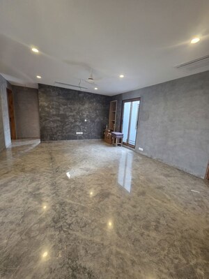 Building Lobby in 4 BHK Builder Floor at Sector 56 – for Rent