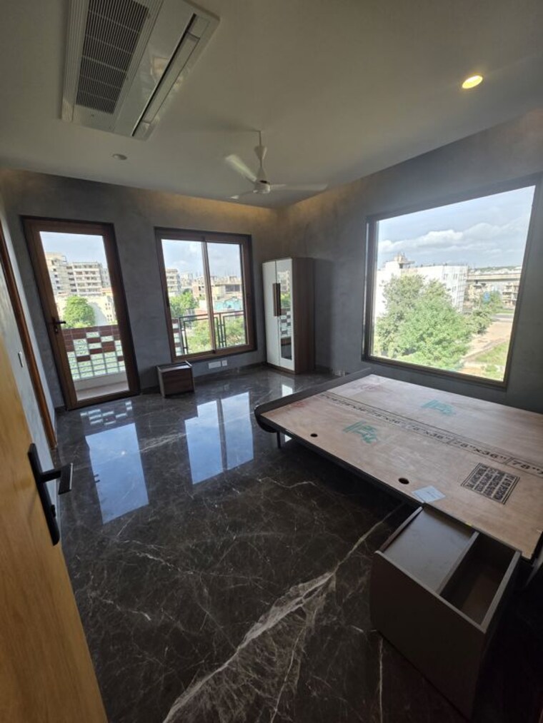 Balcony, sector 56 4 Bedroom 300 Sq.Yd. Builder Floor In Sector 56 Gurgaon 10736625