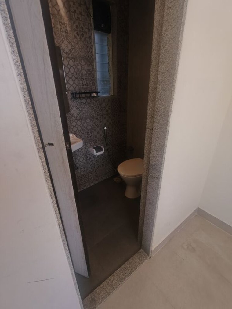 Bathroom, group-satellite-aarambh 1 Bedroom 250 Sq.Ft. Apartment In Malad East Mumbai 10736677