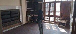 Parking in 1 BHK Independent House at Sector 4 – for Rent