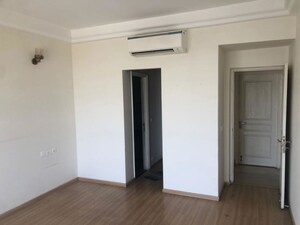 Room in 3 BHK Apartment at AIPL The Peaceful Homes, Sector 70a – for Rent
