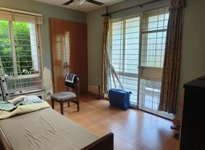Room in 3 BHK Apartment at Orchid Petals, Sector 49 – for Rent