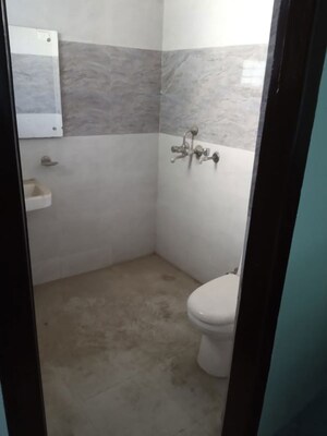 Room in 3 BHK Independent House at Sector 4 – for Rent