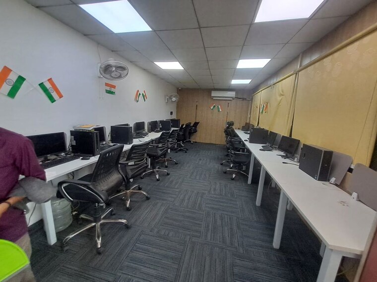 Team Area, sector 63 Commercial Office Space 630 Sq.Ft. In Sector 63 Noida 10736706