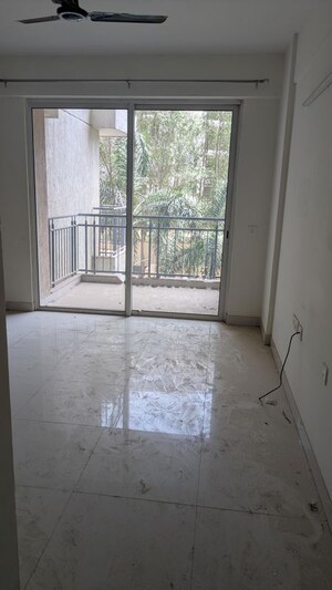 Room in 2.5 BHK Apartment at Godrej Aria, Sector 79 – for Rent