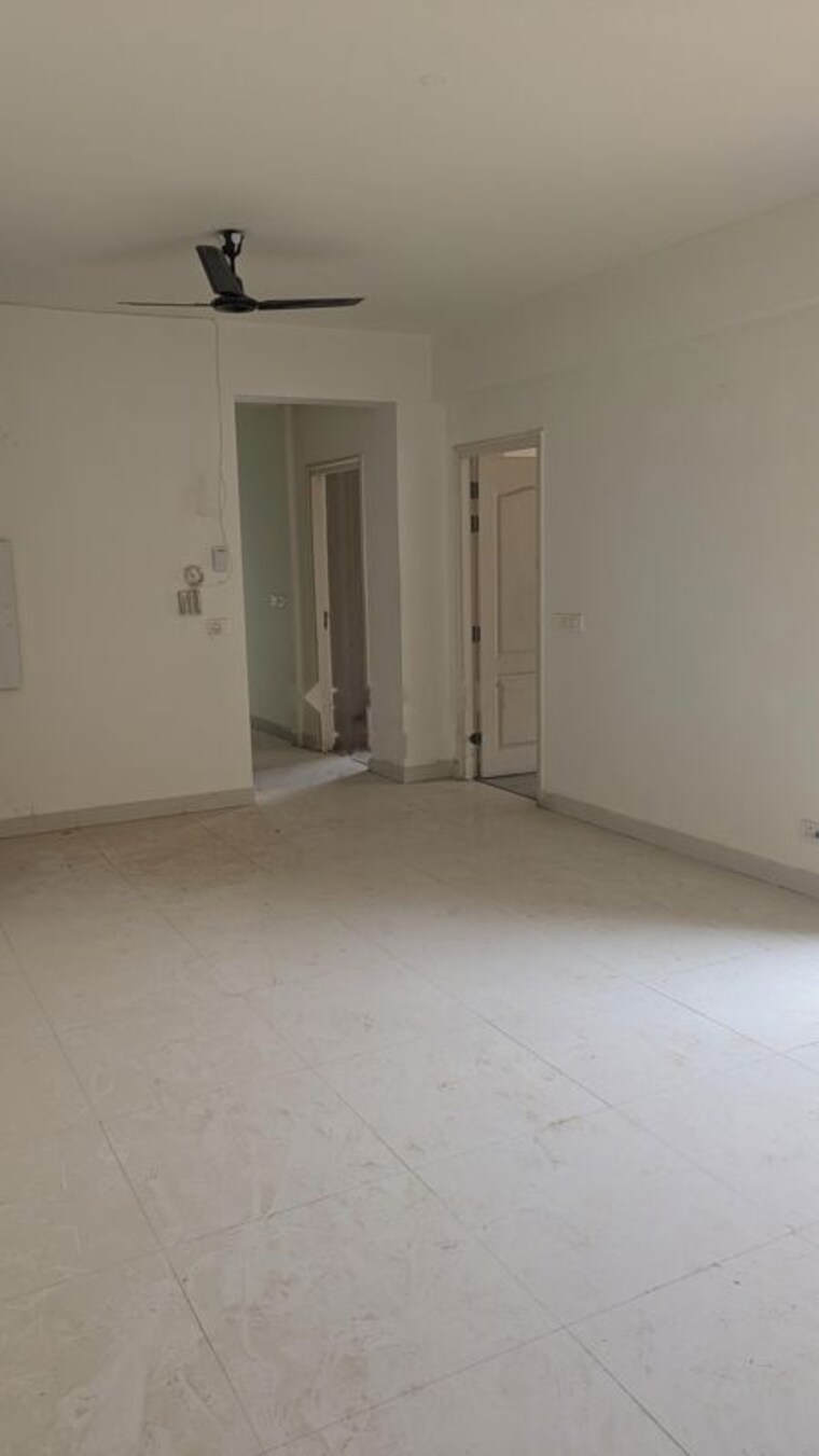 Room, dlf-new-town-heights-ii 3.5 Bedroom 1945 Sq.Ft. Apartment In Sector 86 Gurgaon 10736819