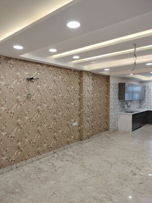 Kitchen in 6+ BHK Independent House at Shalimar Bagh – for Sale