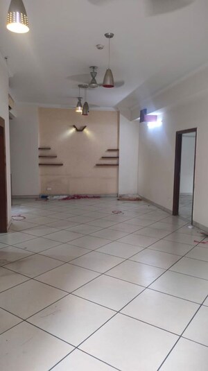4 BHK Apartment For Rent in Sector 76