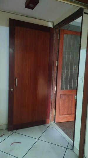 Room in 4 BHK Apartment at Sector 76 – for Rent
