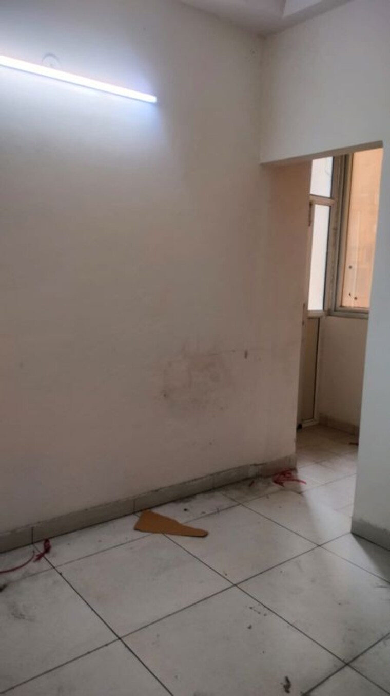 Room, sector 76 4 Bedroom 2140 Sq.Ft. Apartment In Sector 76 Noida 10736847