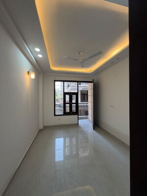 Room in 2 BHK Builder Floor at Chattarpur – for Rent