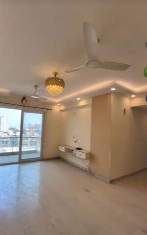Room in 3 BHK Apartment at Paras Irene, Sector 70a – for Rent